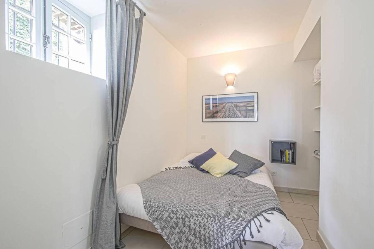 Appartement De Charme Dans Un Chateau A 5 Min D'Honfleur 贡尼维尔索洪弗 外观 照片
