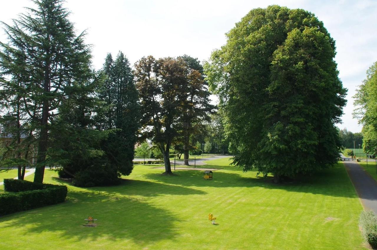 Appartement De Charme Dans Un Chateau A 5 Min D'Honfleur 贡尼维尔索洪弗 外观 照片