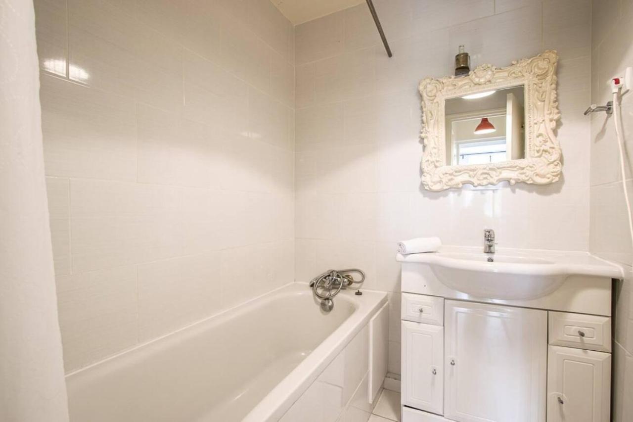Appartement De Charme Dans Un Chateau A 5 Min D'Honfleur 贡尼维尔索洪弗 外观 照片