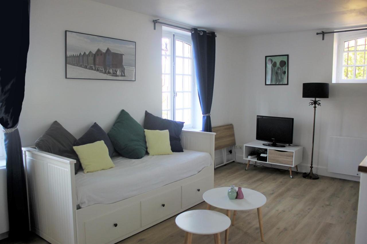 Appartement De Charme Dans Un Chateau A 5 Min D'Honfleur 贡尼维尔索洪弗 外观 照片