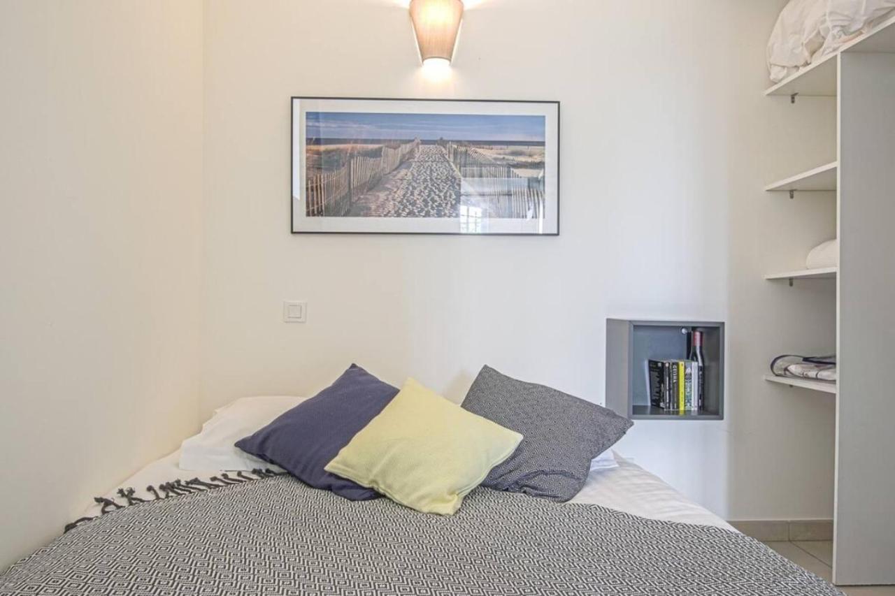 Appartement De Charme Dans Un Chateau A 5 Min D'Honfleur 贡尼维尔索洪弗 外观 照片